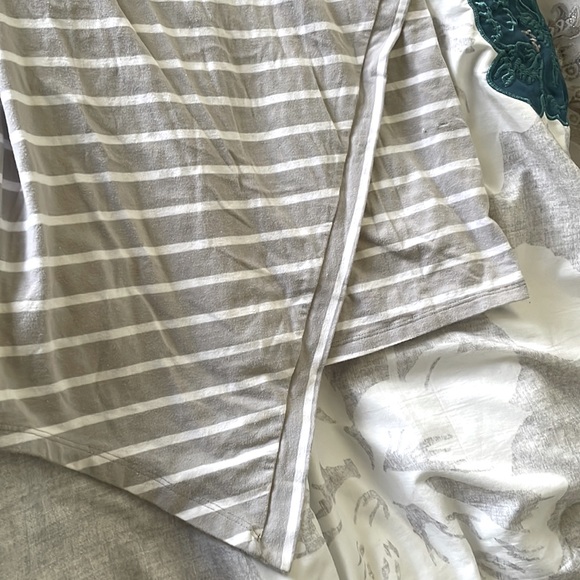 Grey and white Stripes dress - Picture 4 of 4